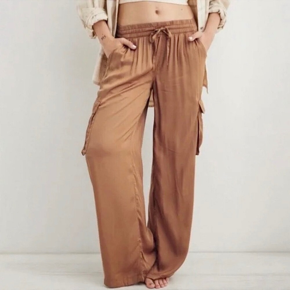 Aerie Champagne Tan Satin Elastic Waist Pull On Wide Leg Cargo Pants Size Medium